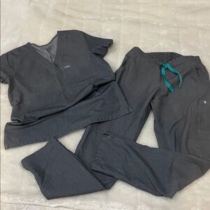 Figs Women's Charcoal Scrub Top and pants Set